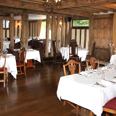 Отель The White Hart Great Yeldham Экстерьер фото